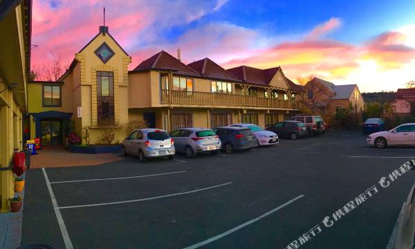Cable Court Motel