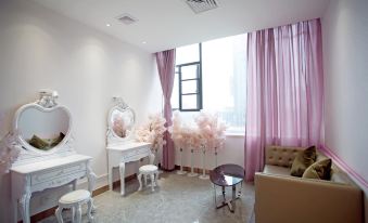 Jiulong International Hotel (Wuhan Yellow Crane TowerRailway Station)
