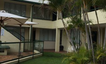 Darcy Arms Hotel Motel