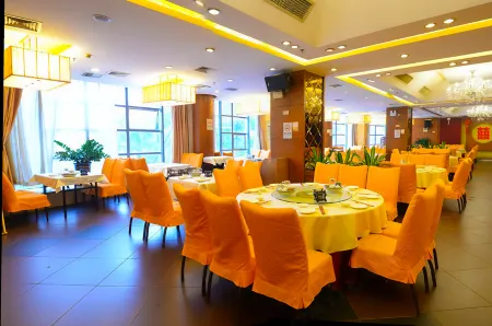 Xinruncheng Hotel Отели рядом с достопримечательностью «Xiqiao Wong Tai Sin Temple Scenic Area»