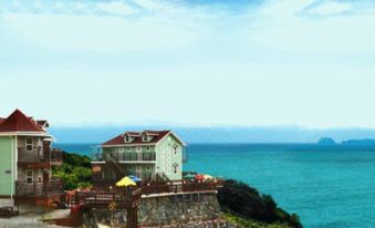 Geojedo Twin Castle Pension