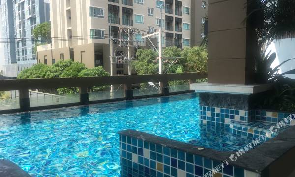 March Hotel