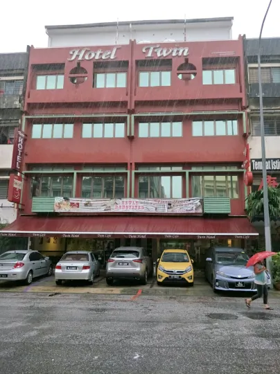 Twin Hotel