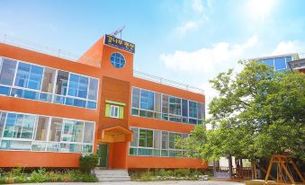 Goseong Gamnamu Pension