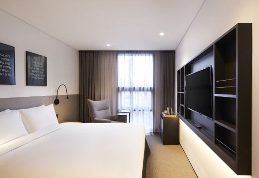 글래드 강남 로비