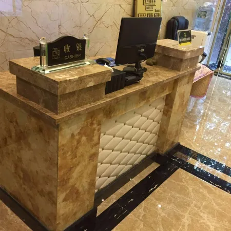 Lujiang Luping Business Hotel Отели рядом с достопримечательностью «Zhijiang Tianhou Temple»