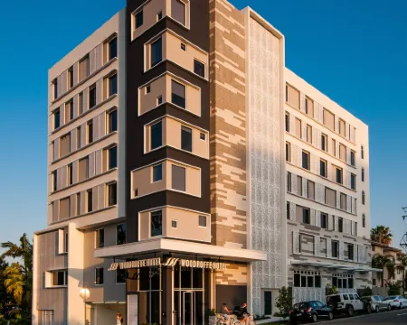 Woodroffe Hotel Hotels in Southport