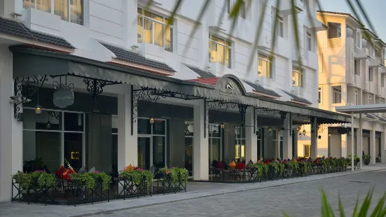 Khách sạn Paradise Suites