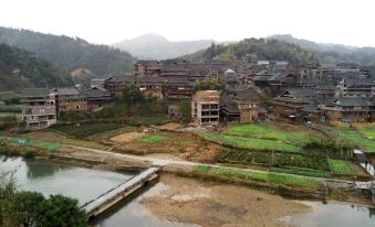 Sanjiang Jiajinglou Inn