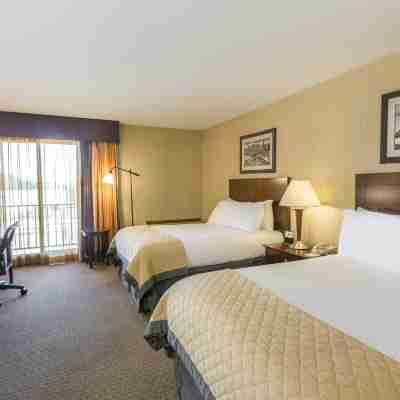 Wyndham Garden Hotel Newark Airport Rooms