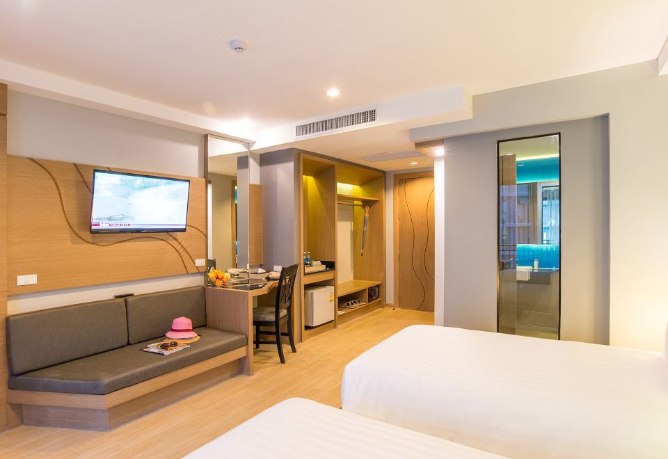 1. 에바 시 리조트..