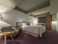Simple+ hotel Hotels near Urban One