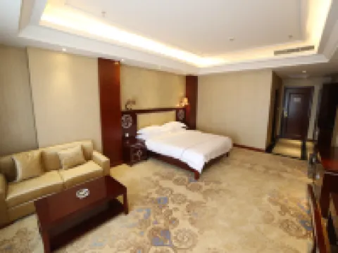 GOLD LAVEROCK  HOTEL Hotels in Zhalantun