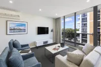 Meriton Suites Waterloo Hotels in Zetland