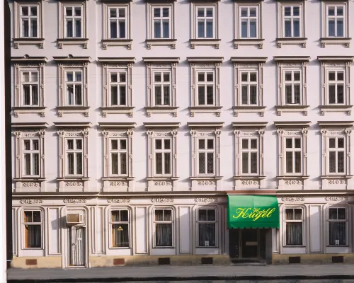 Boutique Hotel Kugel Wien Hotels near نيوباو. .07