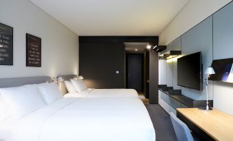Glad Hotel Mapo