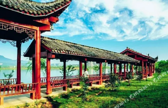 花紅酒店（青陽大潤發店）