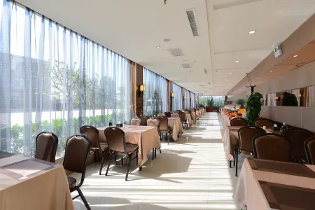 Fuxi Four Seasons Hotel (Linfen Drum Tower North Street Store) Отели в г. Линьфэнь