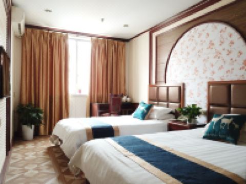 速8酒店(上海浦东机场晨阳路店) - 标准双床房