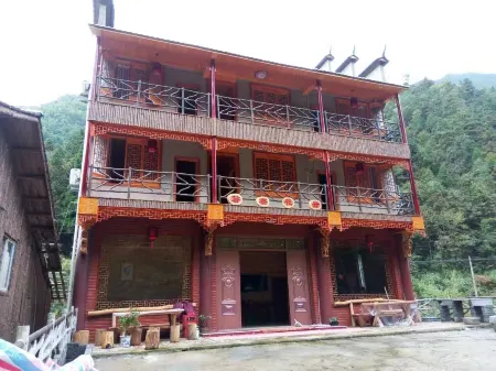 Ruoliao Flowers Bloom for Homestay Отели рядом с достопримечательностью «Ruoliao Yuanshilin»