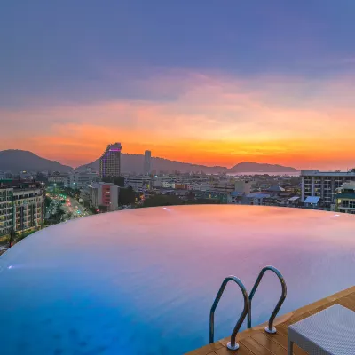 ذا مارينا فوكيت هوتل Hotels near استاد الملاكمة باتونغ
