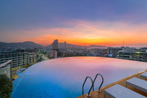 โรงแรมเดอะ มารีน่า ภูเก็ต