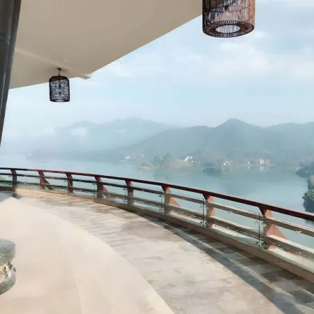 Guanglv. Bama Lake Narada Resort Hotel