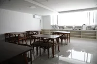Starway Hotel (Shijiazhuang Hebei Normal University)