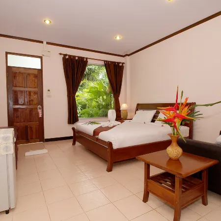Seabreeze Hotel Kohchang Отели рядом с достопримечательностью «Шесть Кай- Бэй»