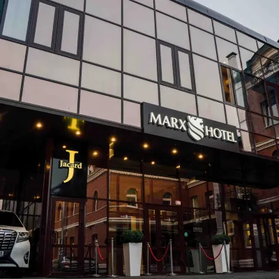 Marx Hotel โรงแรมใกล้อนุสาวรีย์นักท่องเที่ยว
