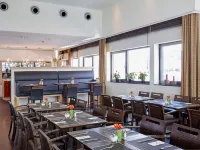 Hotel Salzburg-Hauptbahnhof Hotels near kasern