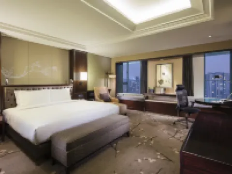 DoubleTree by Hilton Chongqing North Hotels near Guanyinqiao Pedestrian Street