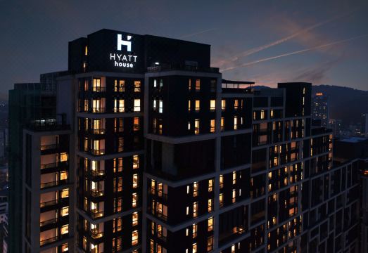 1. 하얏트 하우스 ..