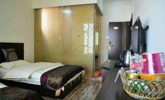 Lushui Fenghua Xueyue Hotel