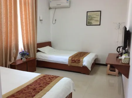 Yongxiu 365 Express Hotel Отели рядом с достопримечательностью «Yunju (Cloud Home) Mountain»