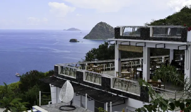 La Cecile Hotel & Cafe Komodo