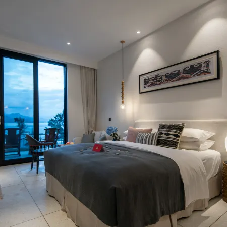 Lugu Lake Flower House Love Song Rongyi Lake View Hotel