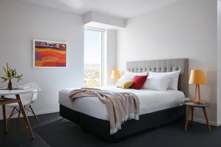 The Watson Adelaide - Art Series Отели рядом с достопримечательностью «Сейнт Питерс Биллабонг»