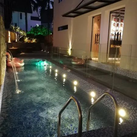 Shiny Inn