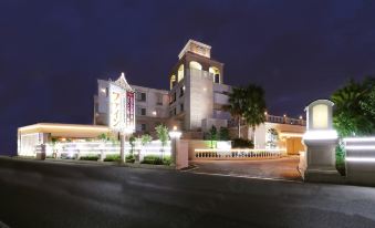 1. Hotel Fi..