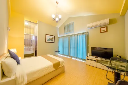 Barefoot Springs Hostel