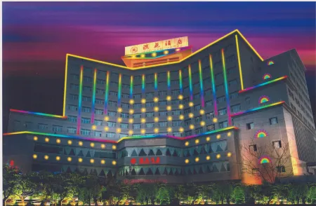 BINYUAN HOTEL Отели рядом с достопримечательностью «Fugu County Taikoo Li»