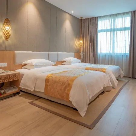 Excemon Beihai Beach Hotel（Yintan Chaodiao Square Store）