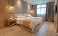 Excemon Beihai Beach Hotel（Yintan Chaodiao Square Store）