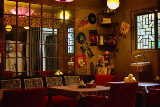 September Huizhou Inn