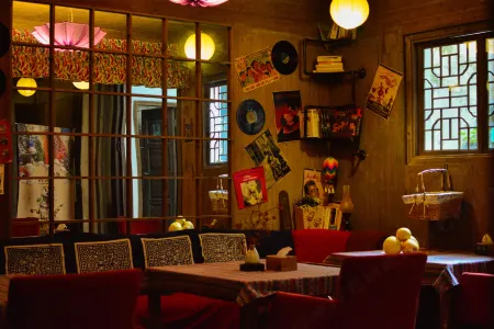 September Huizhou Inn Отели рядом с достопримечательностью «Zheng's Ancestral House of She County»