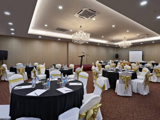 Metra Square Melaka Mitc Summit Melaka Ayer Keroh 2021 Room Price Rates Deals Address Review Trip Com