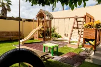 Casalina Garden 2 Blocks to Palm Beach & Kitesurfing School Hotels in Palm Beach