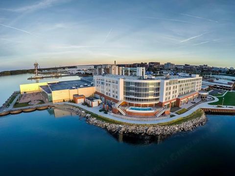 Courtyard Erie Bayfront