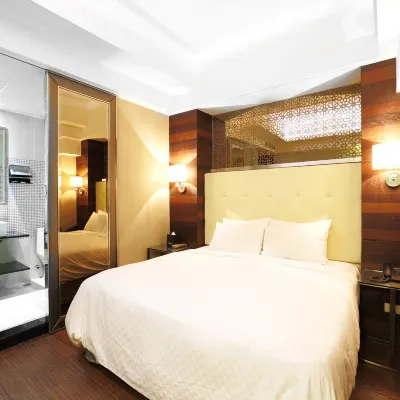 Royal Group Hotel Ho Yi Branch Hotels near Houyi Station